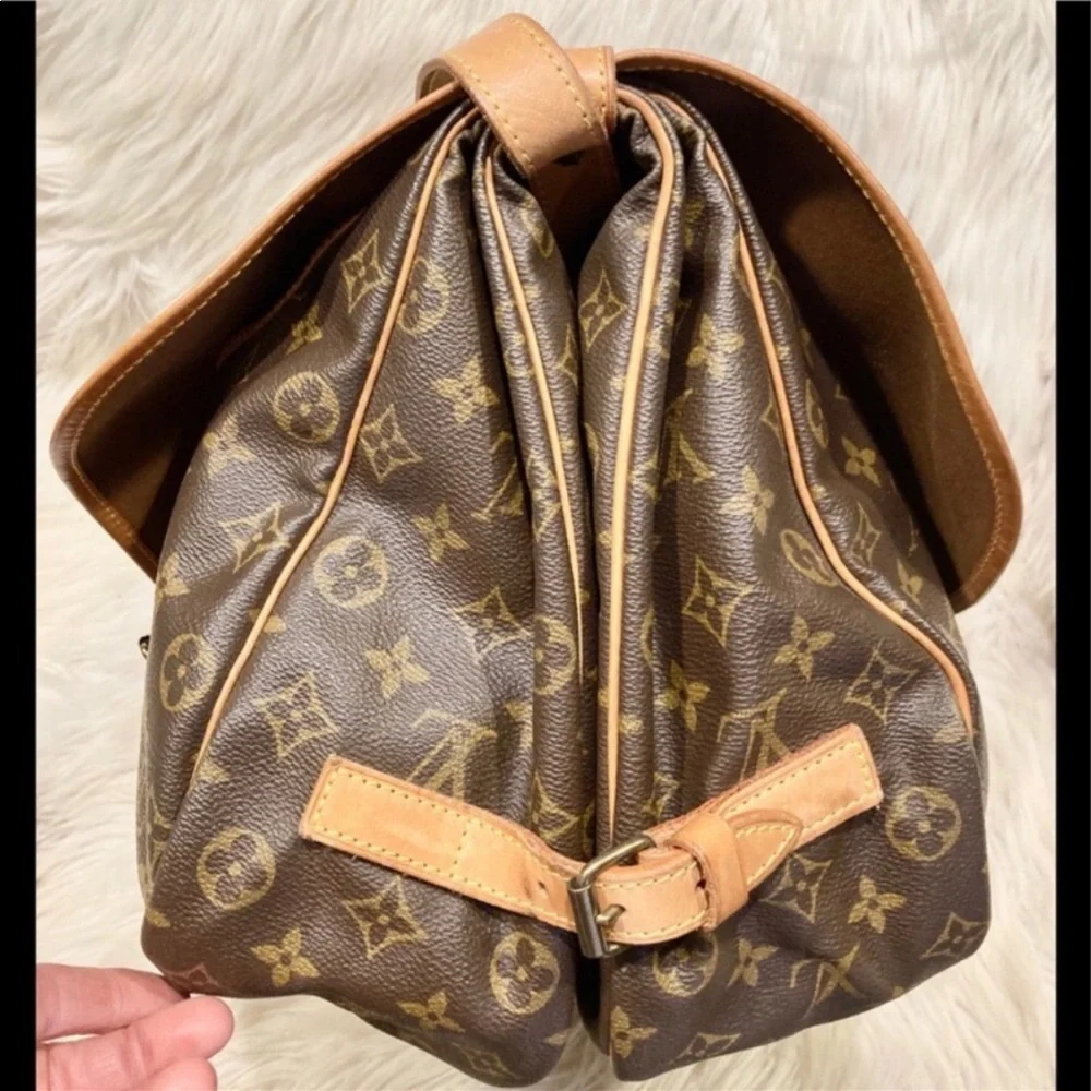 Authentic Louis Vuitton Saumur 30 #5.2 K AR 8912 - Picture 6 of 14